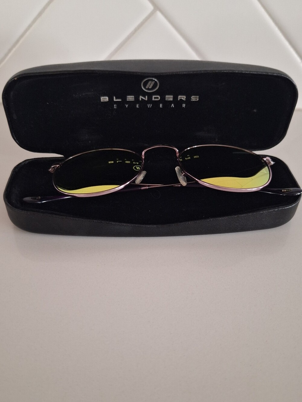 Blenders Yankee Rose Sunglasses - Picture 7 of 7